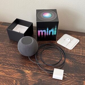 Apple HomePod Mini in Midnight